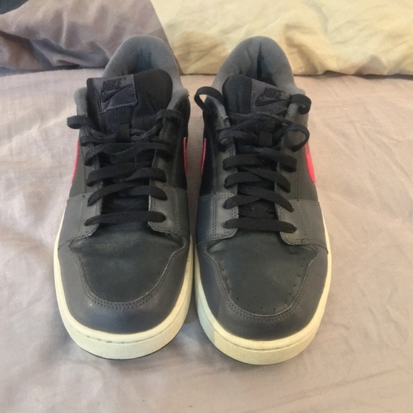 Nike Backboard Leather Sneakers Black/Red Men's Size 10 378336-009 - Picture 2 of 5